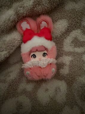 Nommi Sweetheart Bunny: Strawberry Cream